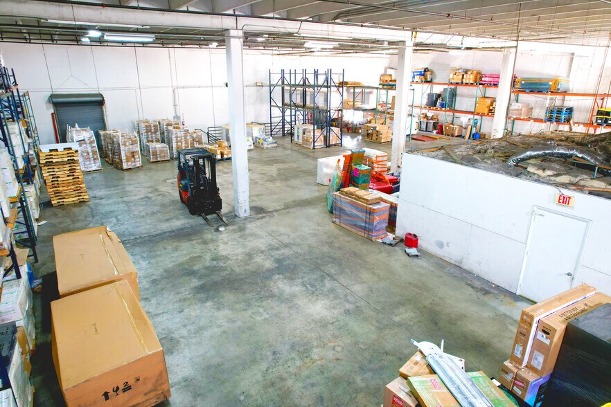 More Photos Of 9905-10135 NW 88th Ave, Medley Warehouse For Lease