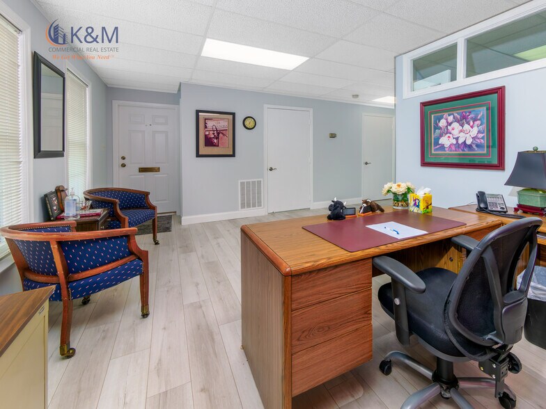 More Photos Of 9693-9697 Main St, Fairfax Medical For Sale