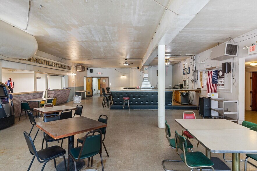 More Photos Of 419 N Raleigh Ave, Sheffield Specialty For Sale