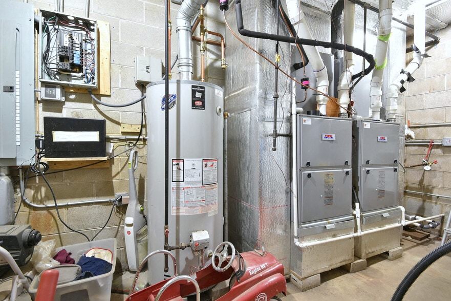 More Photos Of 5700 41st, Forest View Sports And Entertainment For Sale