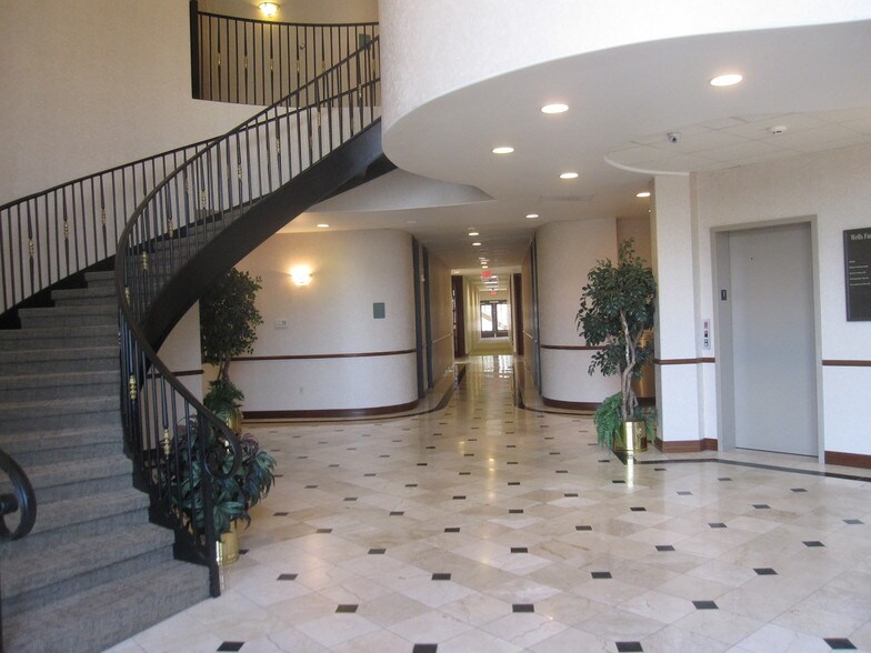 More Photos Of 6302 W Broadway St, Pearland Medical For Lease