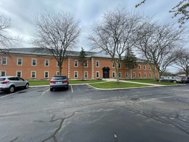 More Photos Of 5555 Airport Hwy, Toledo Office For Lease