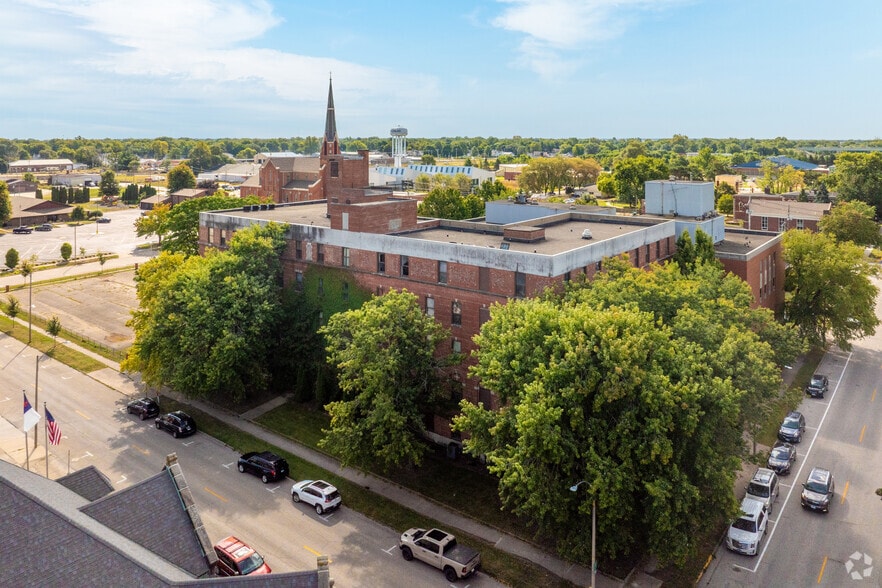 More Photos Of 239 S Cherry St, Galesburg Skilled Nursing Facility For Sale