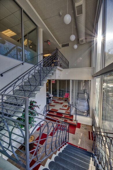 More Photos Of 2007 O St, Sacramento Office For Sale