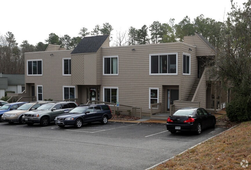 More Photos Of 13541 E Boundary Rd, Midlothian Office For Sale