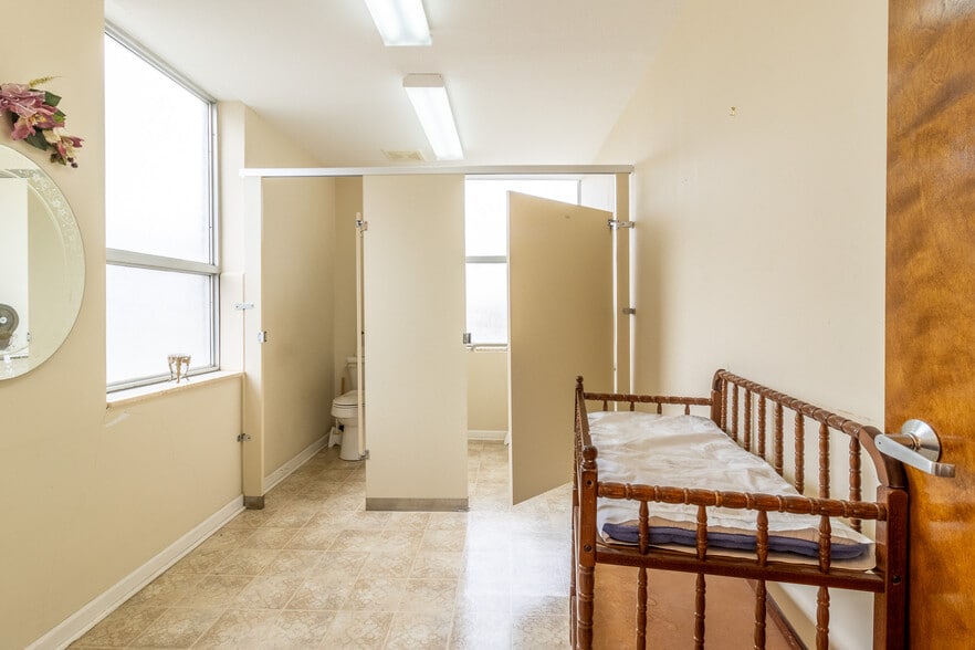 More Photos Of 5502 Dayton Blvd, Chattanooga Religious Facility For Sale