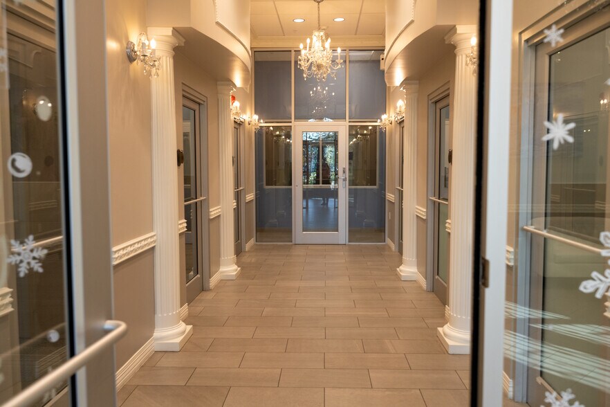 More Photos Of 2386 W State Road 426, Oviedo General Retail For Sale