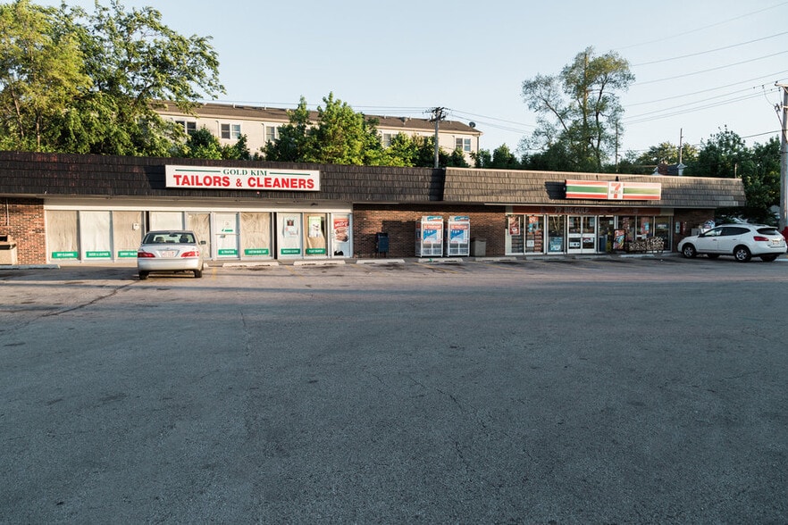More Photos Of 737-753 W Palatine Rd, Palatine Convenience Store For Sale