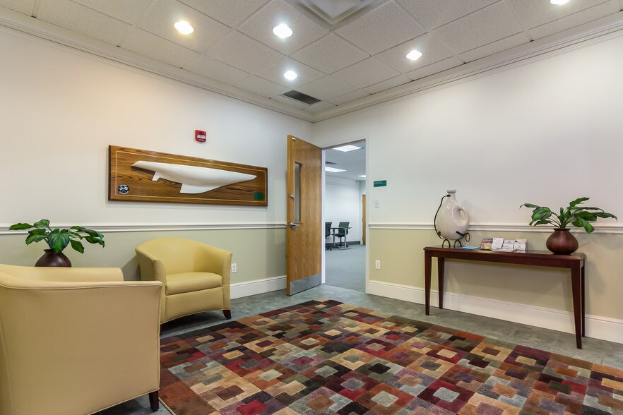 More Photos Of 107 Wilcox Rd, Stonington Loft Creative Space For Lease