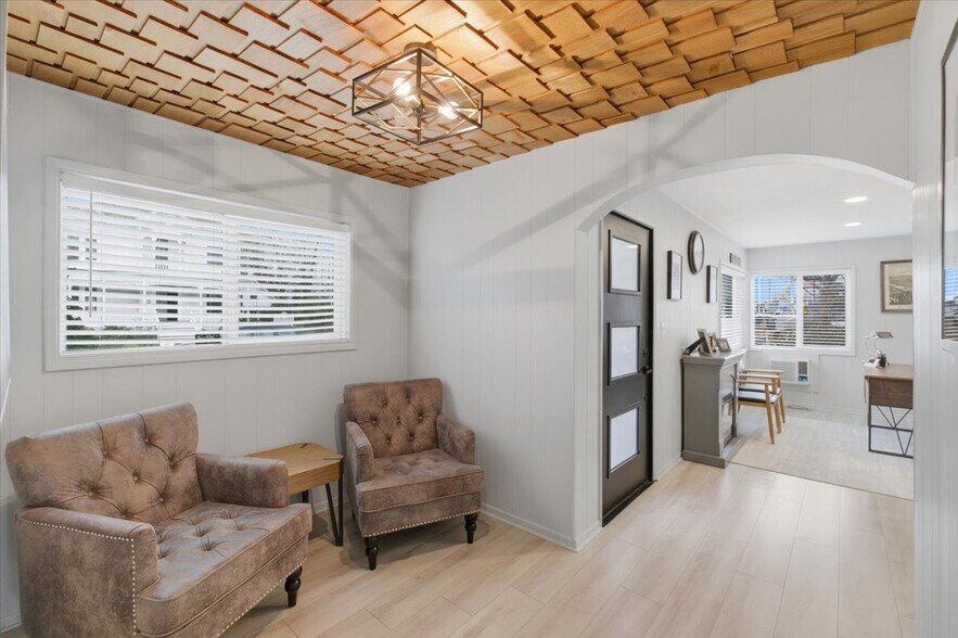 More Photos Of 410 N 1st Ave, Stayton Office For Sale