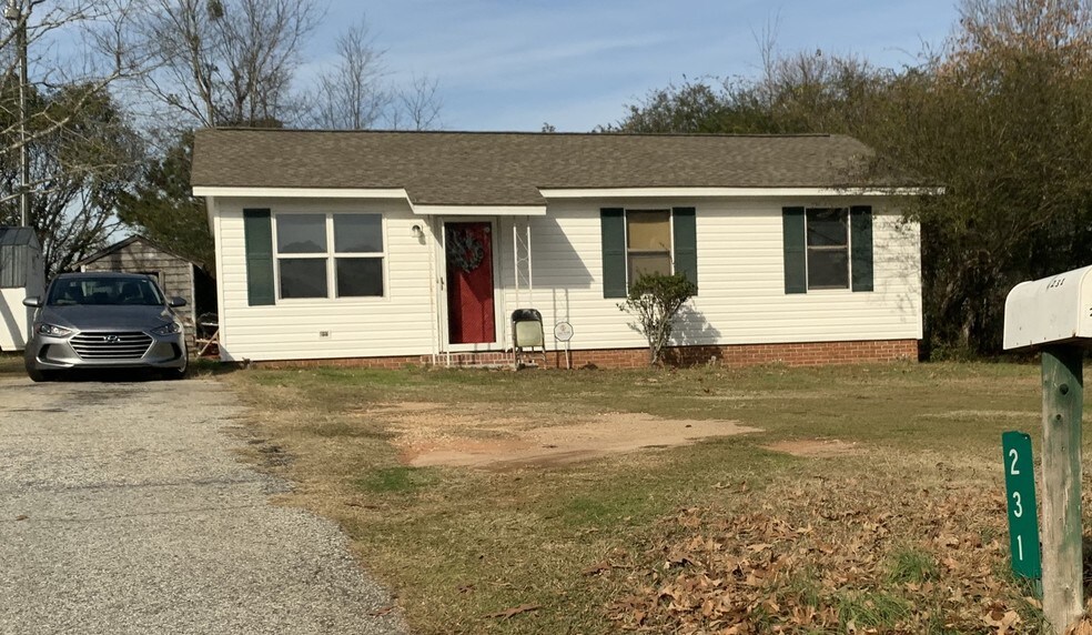 103 Wheatfield Dr, Greenwood, SC 29649 Apartments For Sale