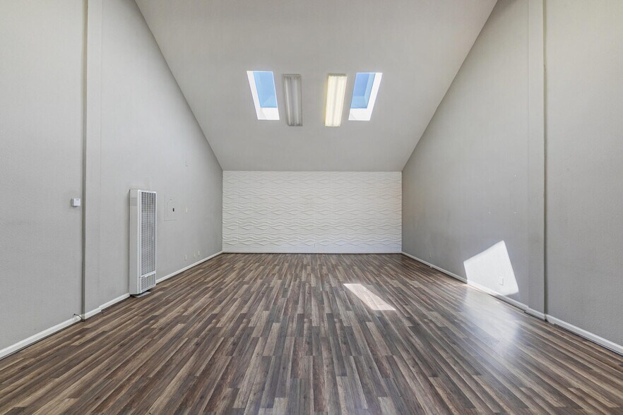 More Photos Of 12315 Deerfield Dr, Truckee Office Residential For Sale