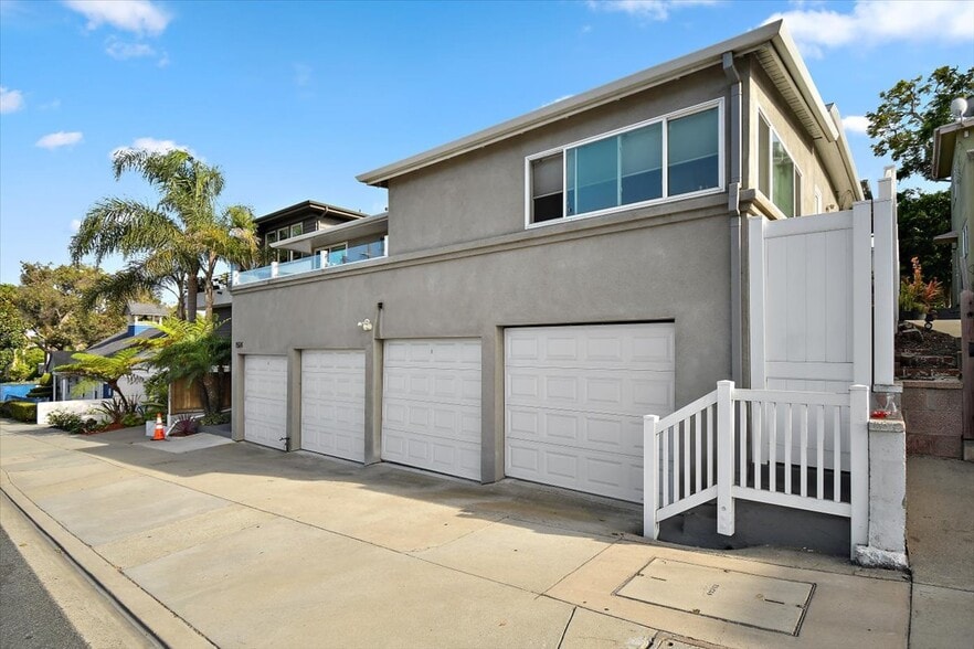 More Photos Of 1534 Manhattan Beach Blvd, Manhattan Beach Apartments For Sale