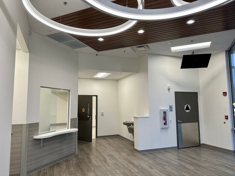 More Photos Of 3495 Austin Peay Hwy, Memphis Freestanding For Lease