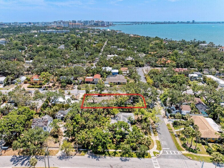 More Photos Of 941 Virginia Dr, Sarasota Apartments For Sale