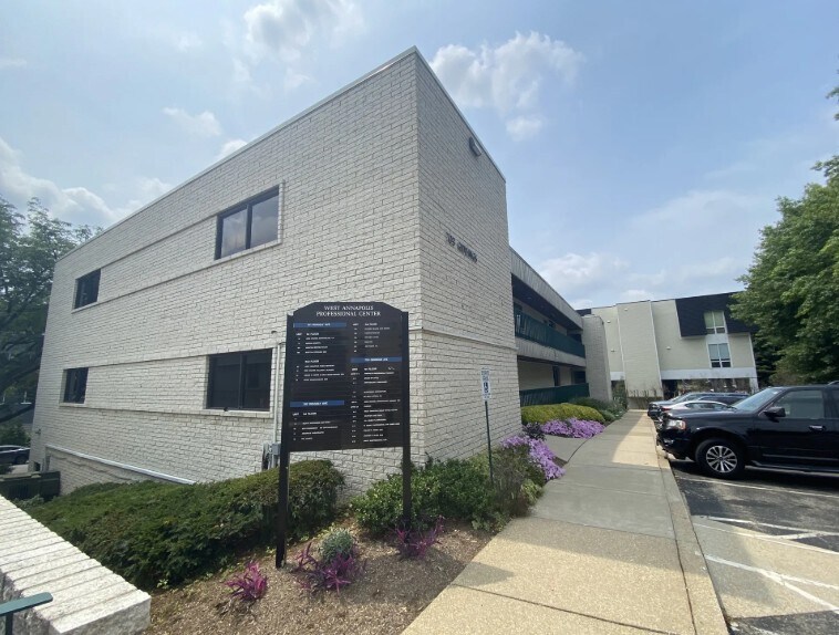 More Photos Of 703 Giddings Ave, Annapolis Medical For Sale