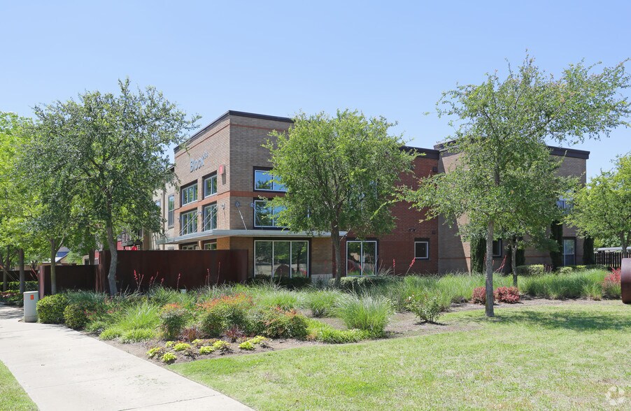 More Photos Of 2000 E Arapaho Rd, Richardson Apartments For Lease