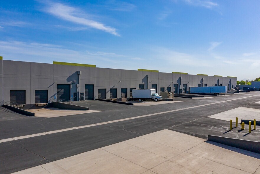 More Photos Of 8350 S Kyrene Rd, Tempe Warehouse For Lease
