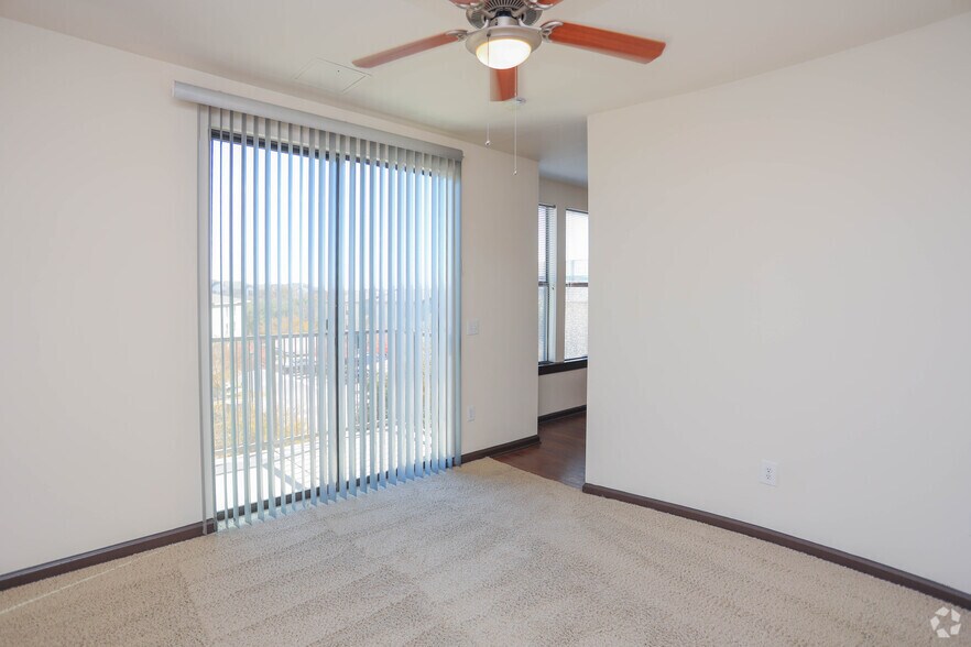 More Photos Of 251 Town Center Ln, Keller Apartments For Lease