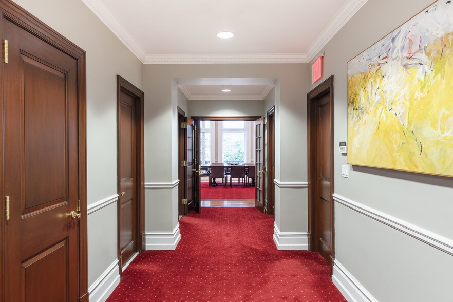 More Photos Of 115 E 69th St, New York Office Residential For Sale