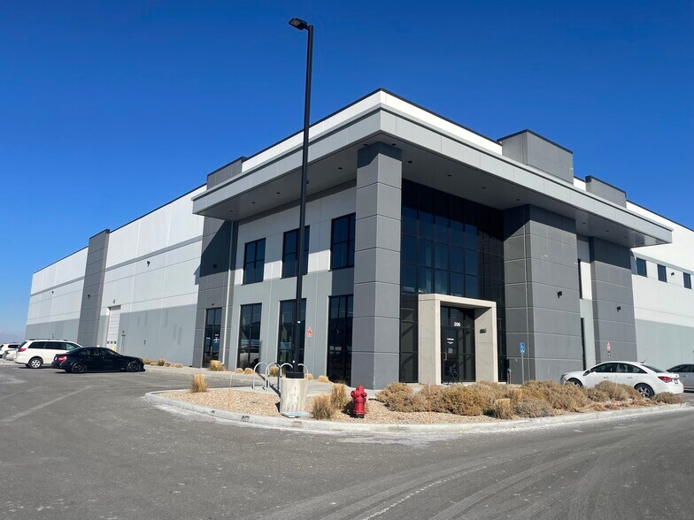 More Photos Of 6338 W 700 N, Salt Lake City Distribution For Lease