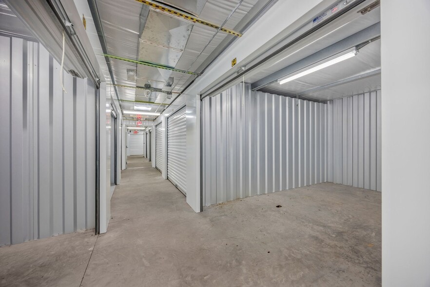 More Photos Of 500 W Manning St, Chattanooga Self Storage For Sale