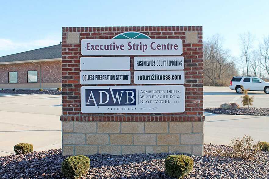 More Photos Of 2918-2922 N Center St, Maryville Unknown For Lease