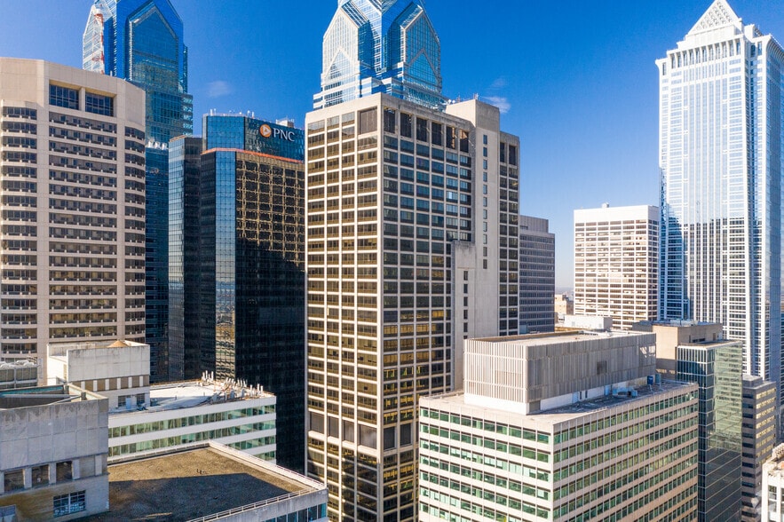 Primary Photo Of 1601 Market St, Philadelphia Office For Lease
