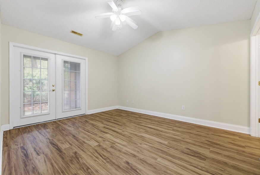 More Photos Of 100 Garden Manor Ct, Murrells Inlet Apartments For Sale