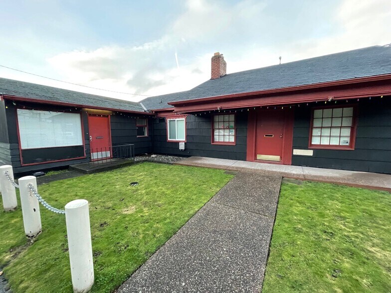 More Photos Of 600 W Nickerson St, Seattle Office For Lease