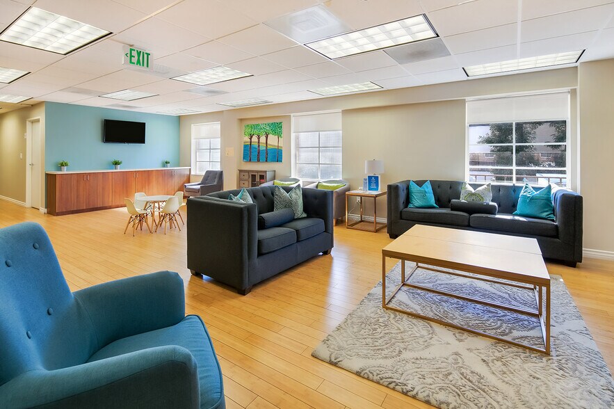 More Photos Of 960 E Green St, Pasadena Medical For Sale