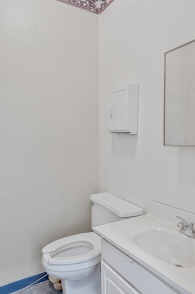 More Photos Of 12412 Lusher Rd, Saint Louis General Retail For Lease