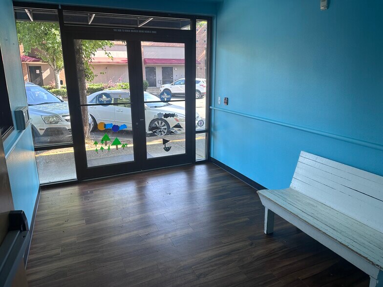 More Photos Of 8406 SW Main St, Wilsonville Freestanding For Lease