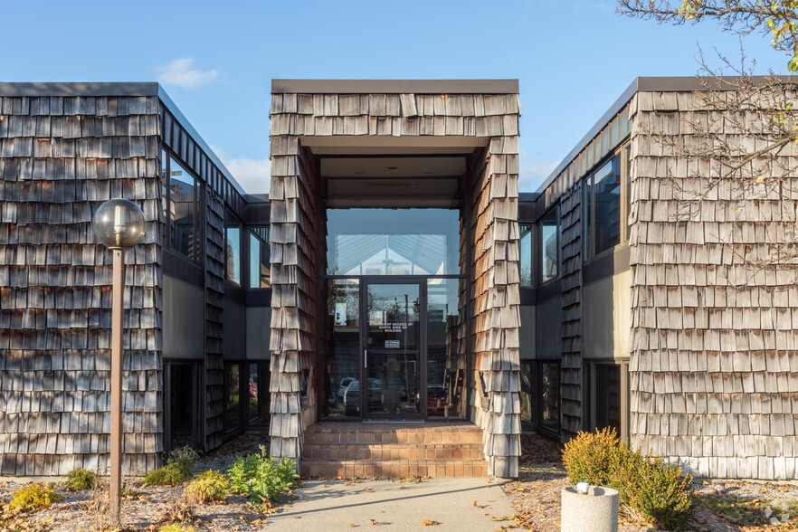 More Photos Of 2004 Hogback Rd, Ann Arbor Medical For Sale