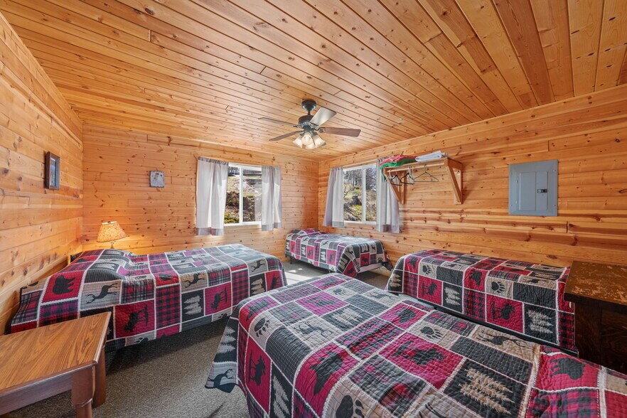 More Photos Of 9978 Gappa Rd, Kabetogama Hotel For Sale