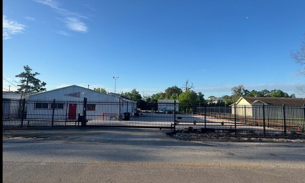 More Photos Of 1327 Judiway St, Houston Industrial For Lease