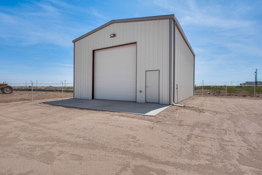 More Photos Of 1712 FM 1788, Midland Warehouse For Lease