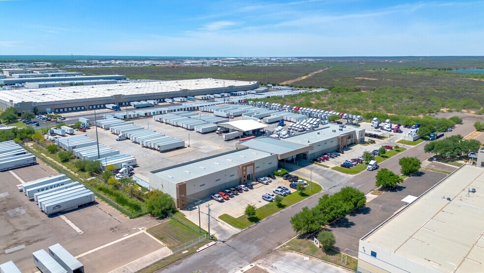 More Photos Of 12125 Jef dr, Laredo Industrial For Lease