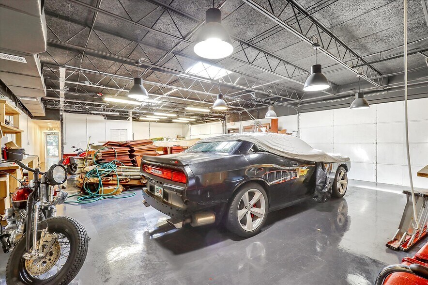 More Photos Of 705 Bond Way, Delray Beach Showroom For Sale