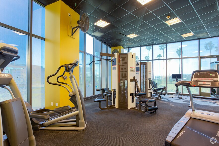More Photos Of 8000 Marina Blvd, Brisbane Office For Lease