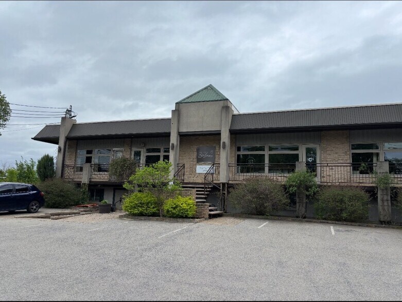 Primary Photo Of 106 Blvd 5E, Terrasse-vaudreuil Office For Lease