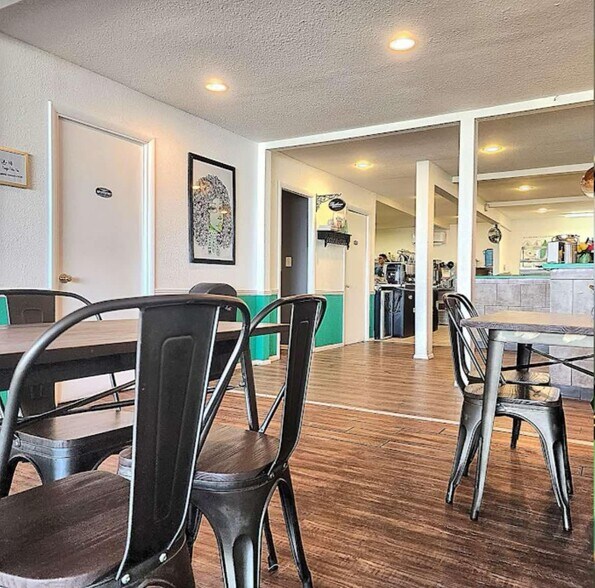 More Photos Of 204-274 E Bridge St, Brighton Storefront Retail Office For Lease