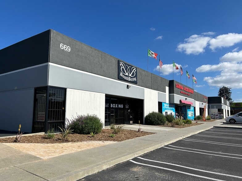 More Photos Of 651 Palomar St, Chula Vista Unknown For Lease