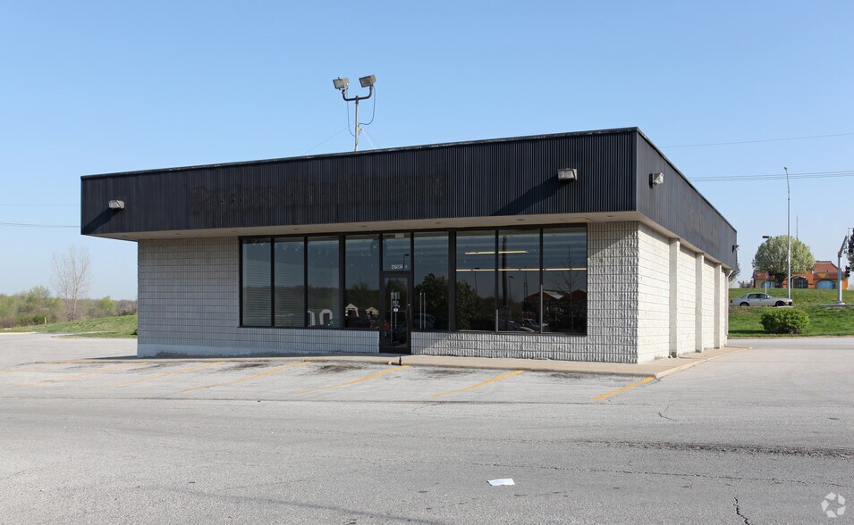 More Photos Of 4707 E Bannister Rd, Kansas City Freestanding For Lease