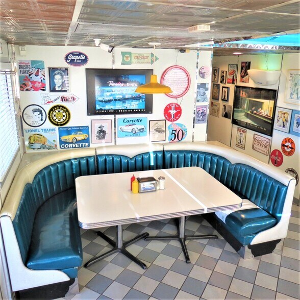 More Photos Of 3500 Canyon De Flores, Sierra Vista Restaurant For Sale