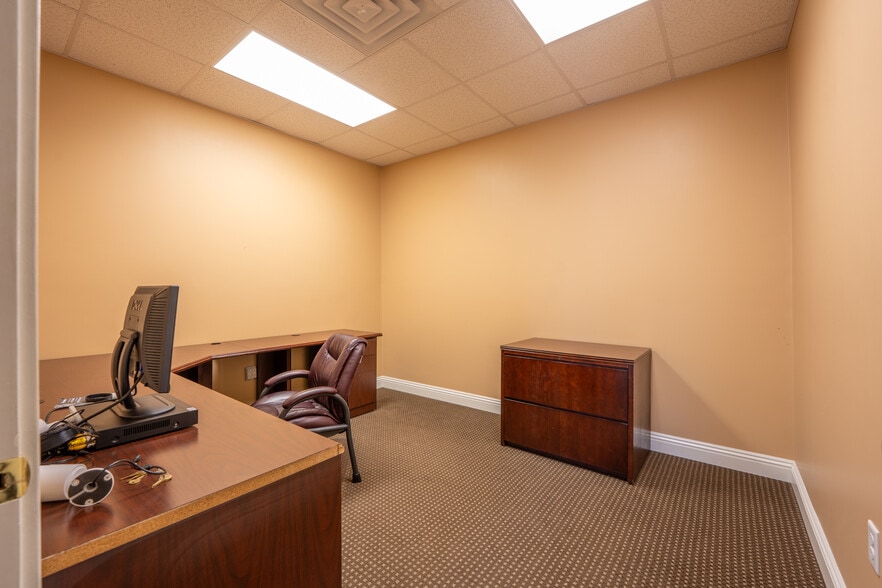 More Photos Of 2840 Ligonier St, Latrobe Office For Sale