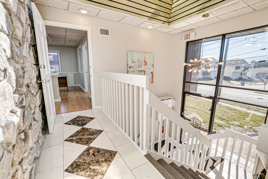 More Photos Of 894 Green St, Iselin Office For Lease