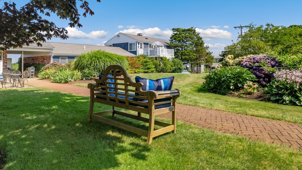 More Photos Of 105 Bradford Street Ext, Provincetown Hotel For Sale