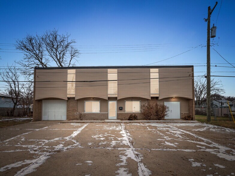 More Photos Of 417 E Eight Mile Rd, Hazel Park Manufacturing For Sale