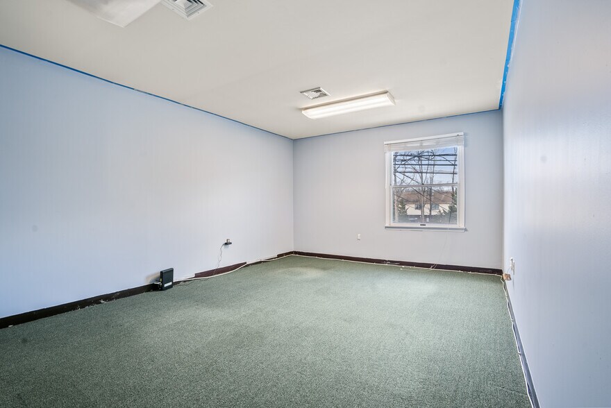 More Photos Of 234 Main St, Lincoln Park Storefront Retail Office For Lease